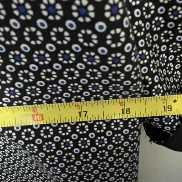 Short Sleeve Button Mens Shirt Silky Silver Stone Cool Design Large New W/O Tags - Picture 7 of 8